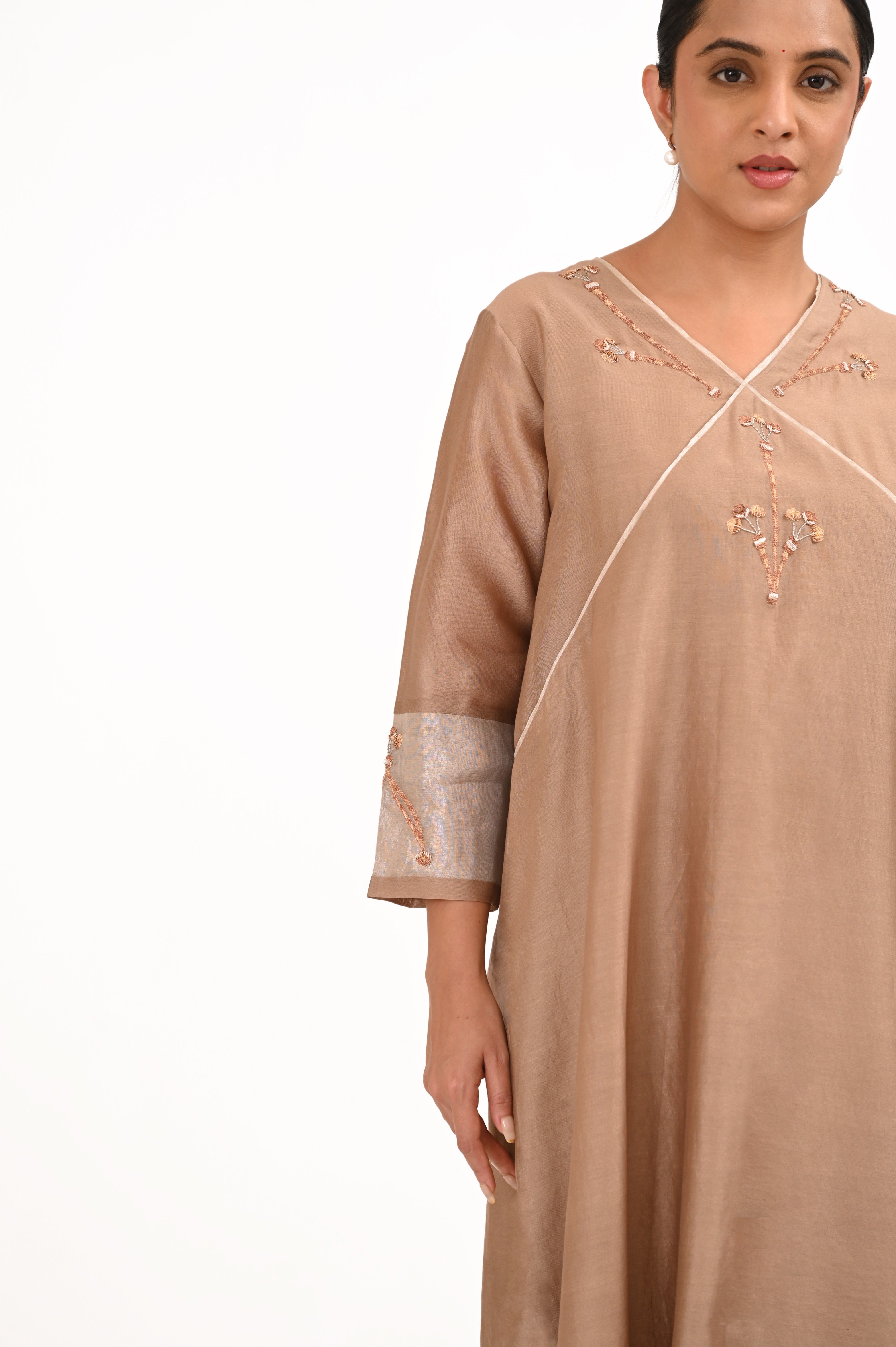 LILA - Ekru - V neckline Kurta Set