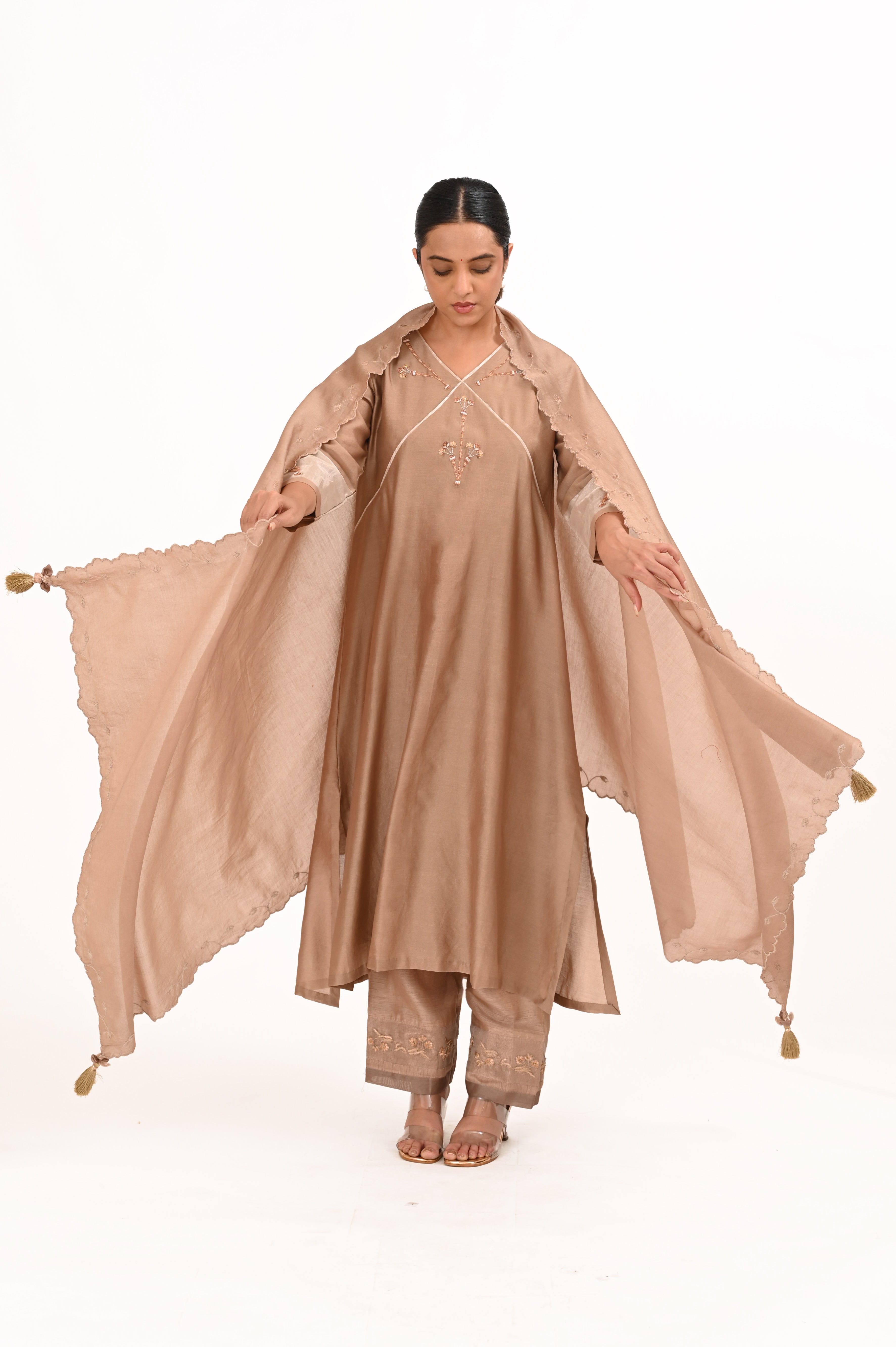 LILA - Ekru - V neckline Kurta Set