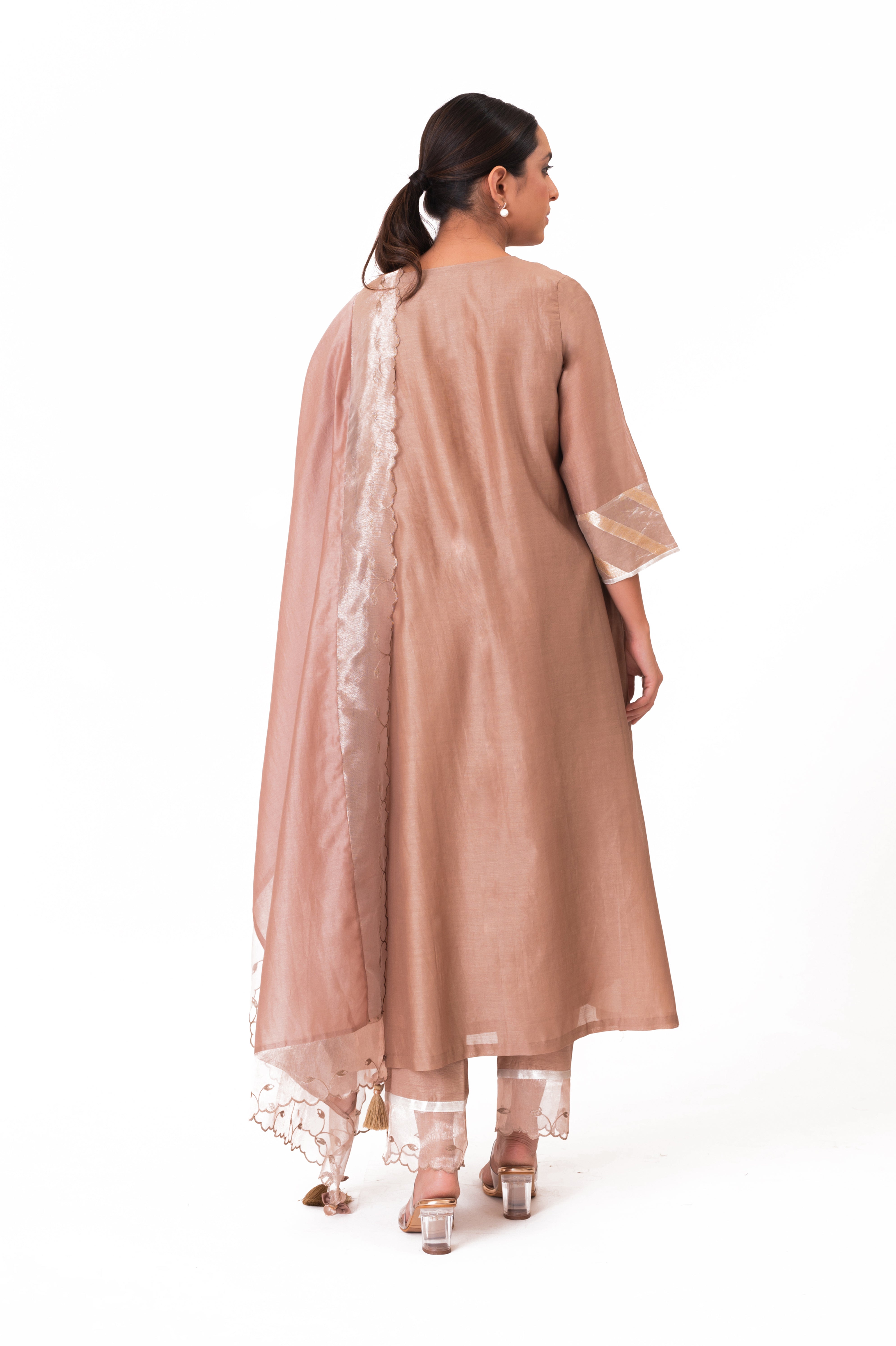 LILA - Ekru - Banarasi Yoke Kurta Set