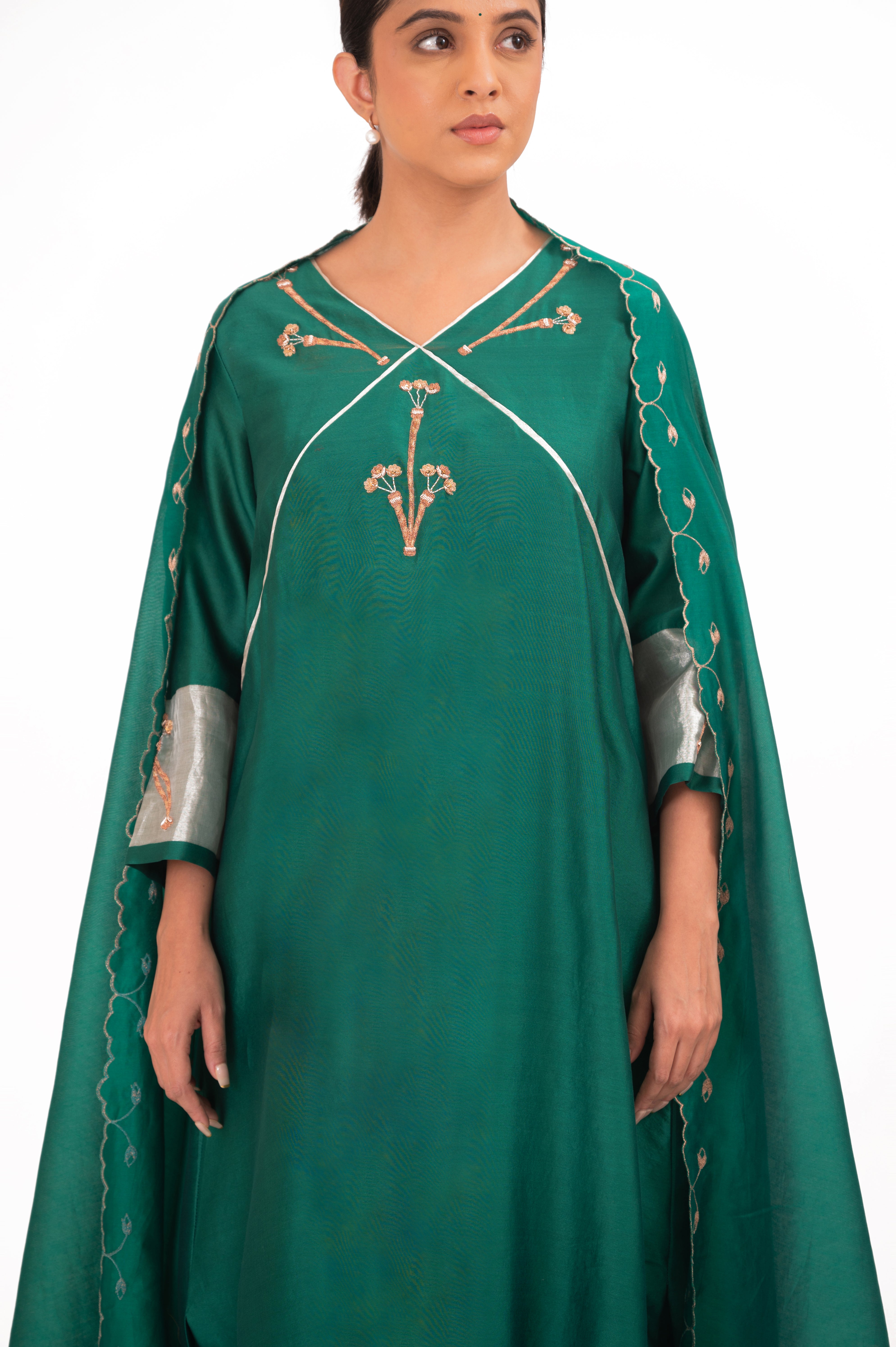 LILA - Emerald - V neckline Kurta Set