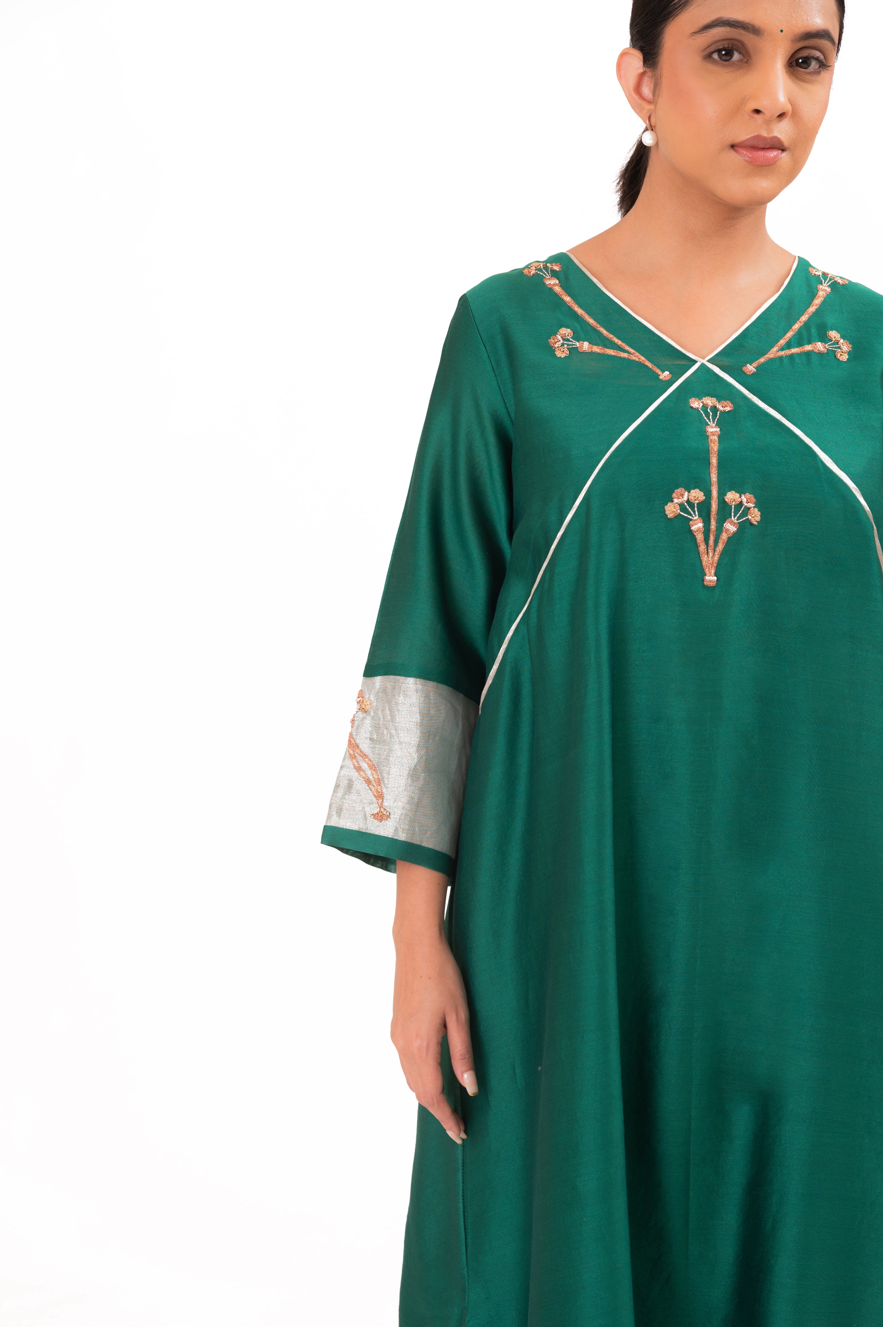 LILA - Emerald - V neckline Kurta Set