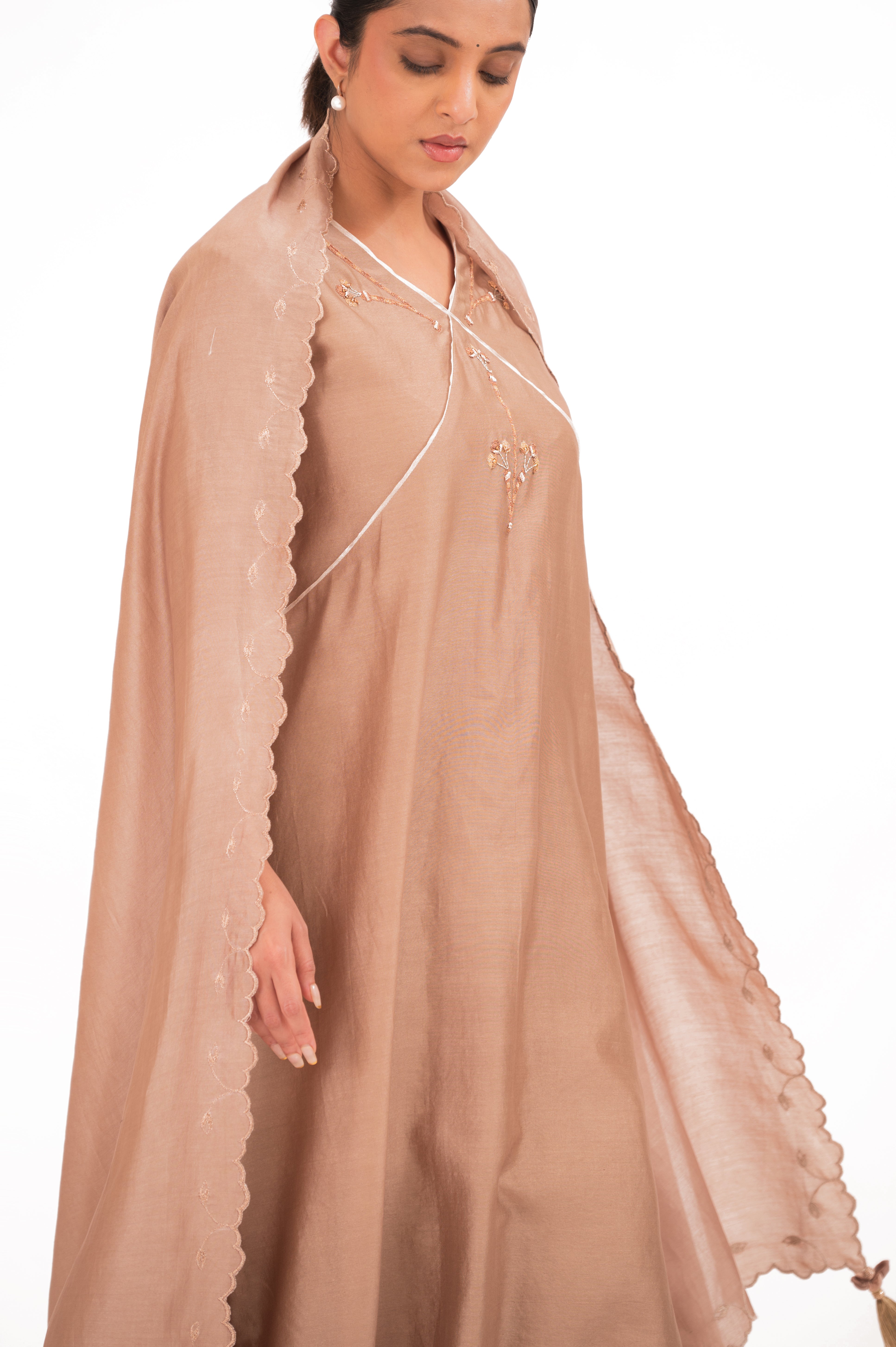 LILA - Ekru - V neckline Kurta Set