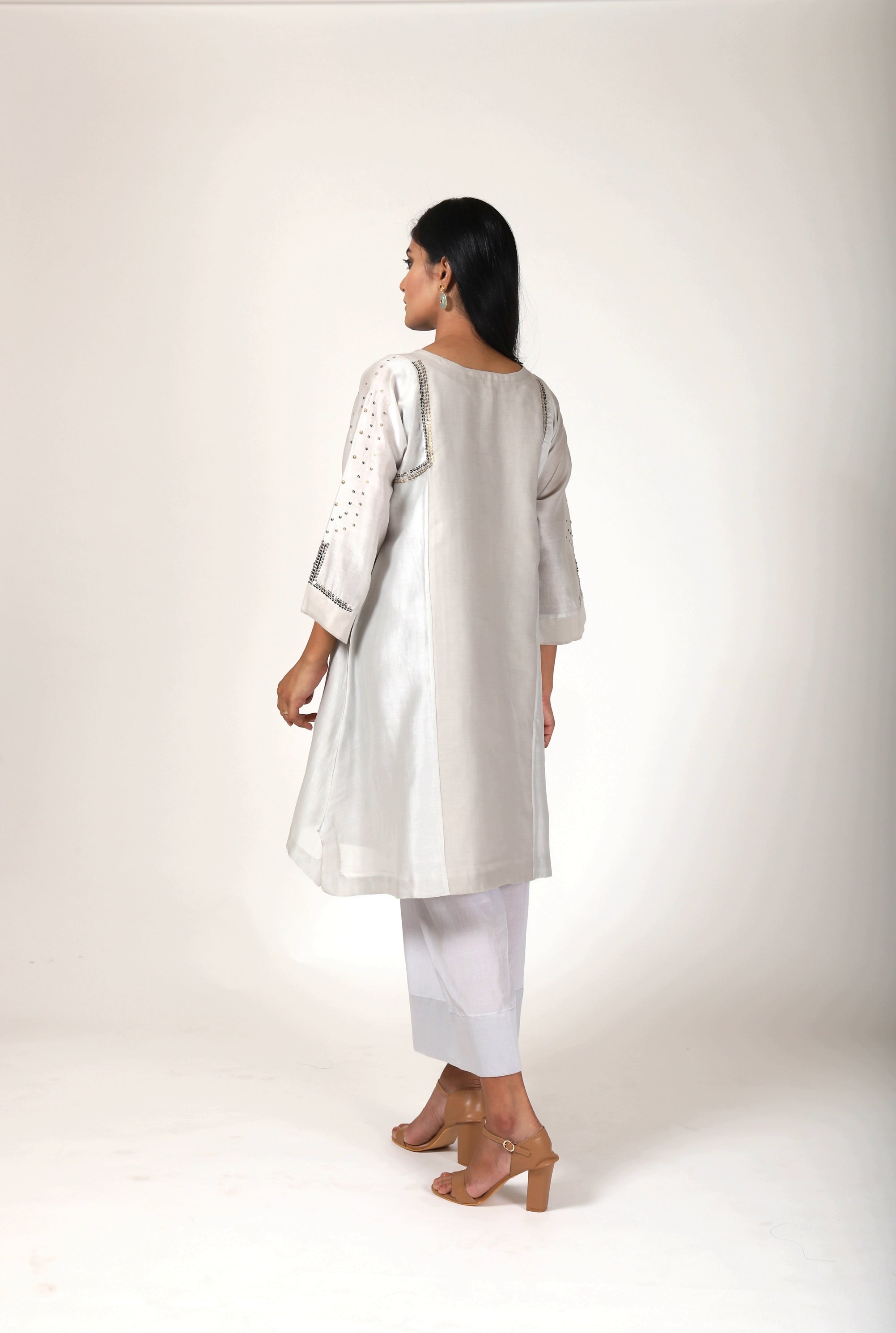 Pearl Grey Tvaksati Panelled Tunic Set