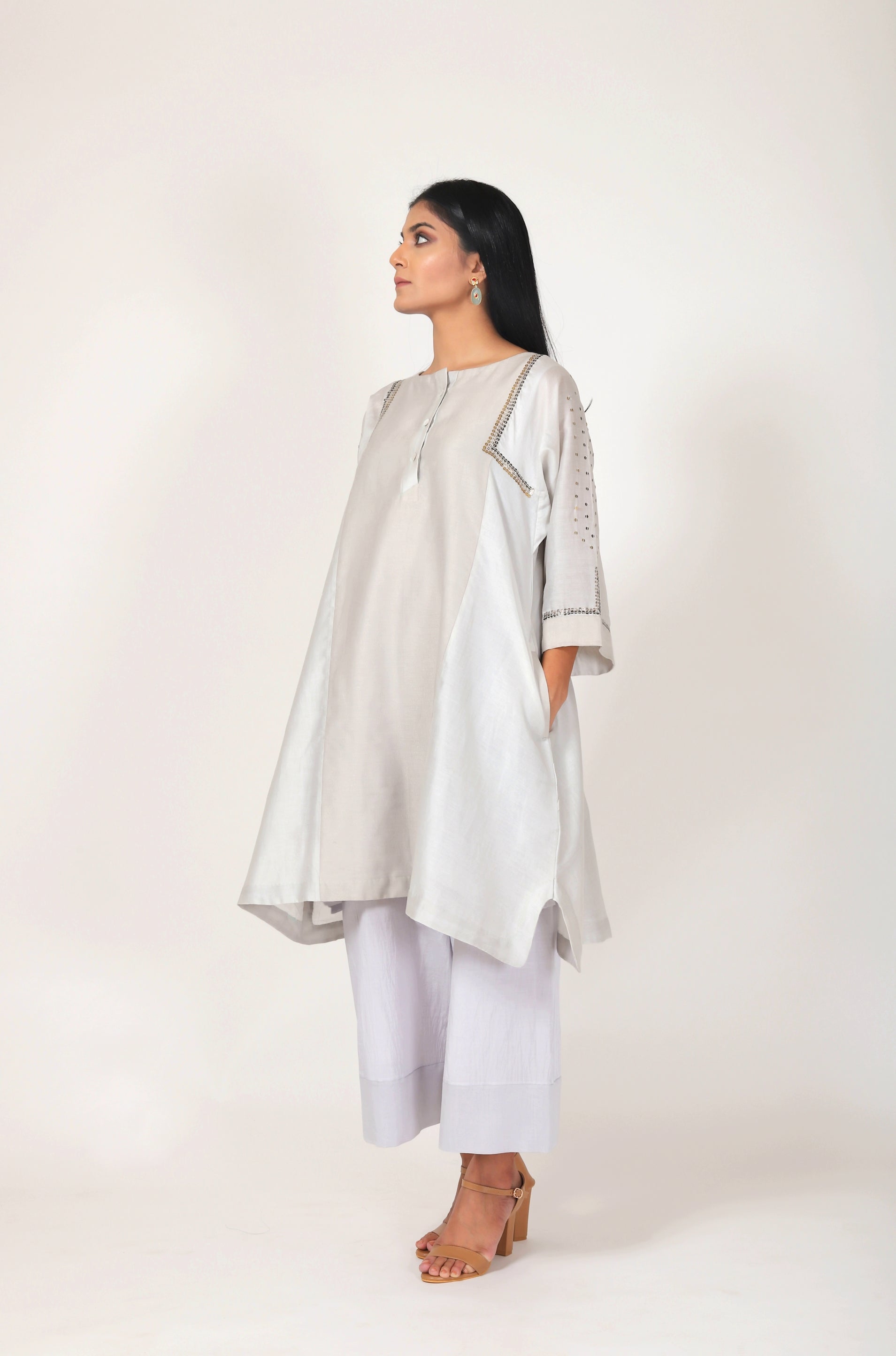 Pearl Grey Tvaksati Panelled Tunic Set
