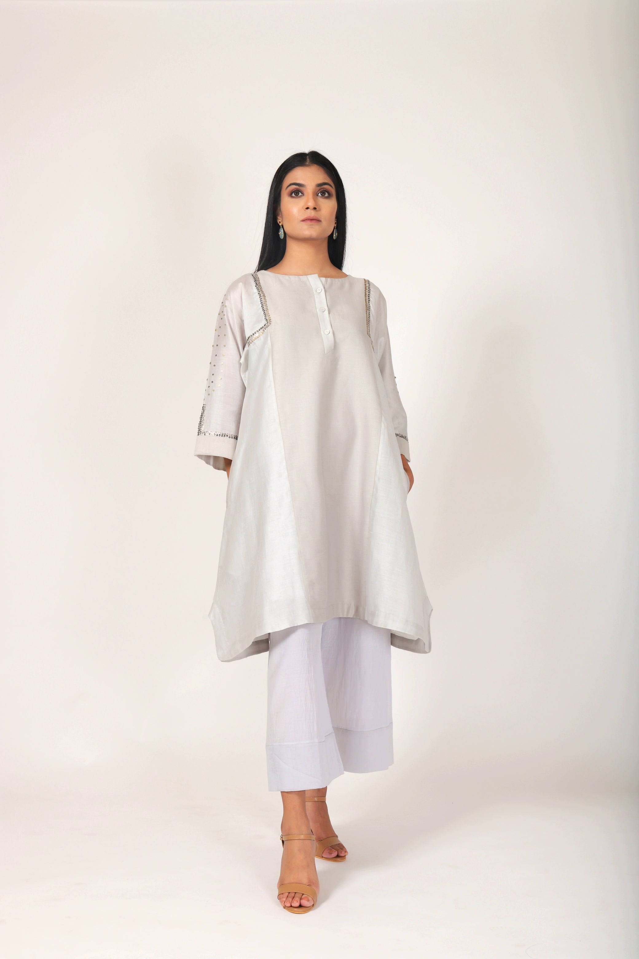 Pearl Grey Tvaksati Panelled Tunic Set